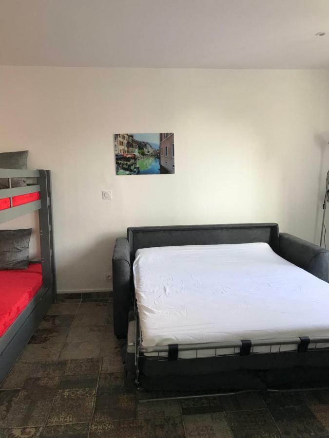 Studio Champagne Au Centre Ville Apartment Annecy Exterior photo